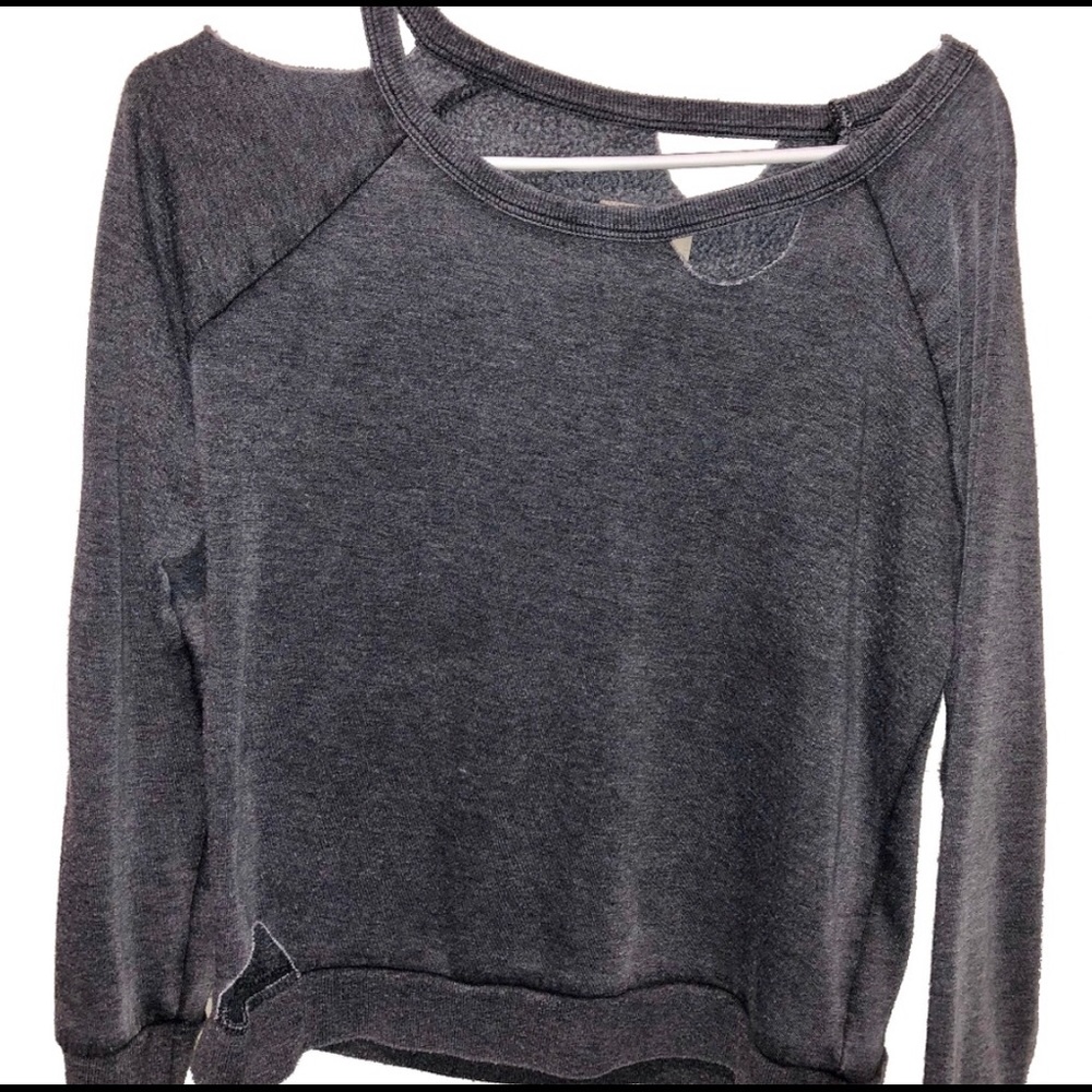 Chaser gray distressed swetshirt